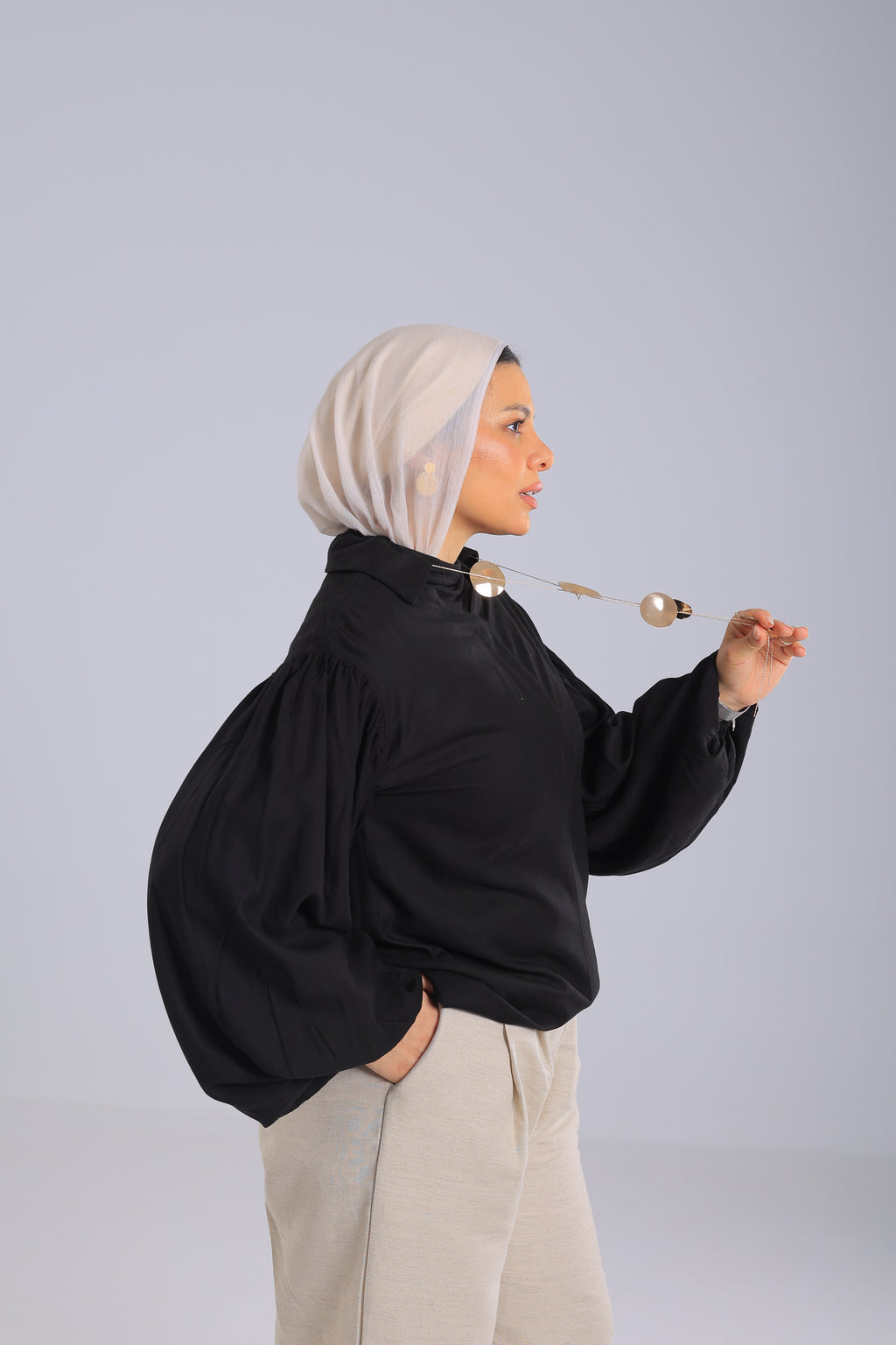 Puff Queen Black & Summer Pants Beige